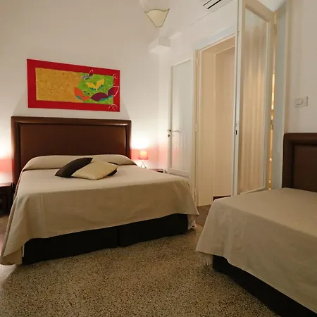 Palazzo De Tomasi B&B 갈리폴리