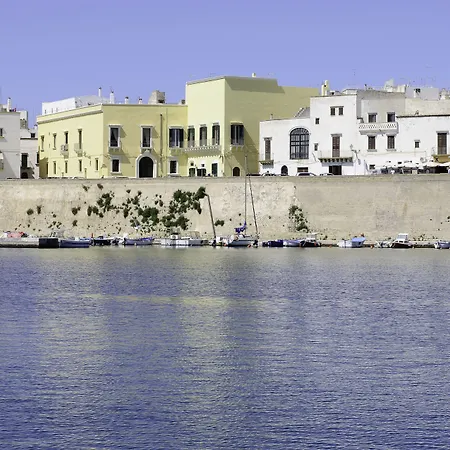 Palazzo De Tomasi B&B 4*