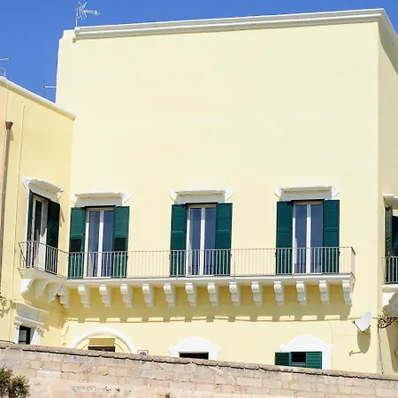 Palazzo De Tomasi 4*