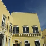 Palazzo De Tomasi Bed & Breakfast