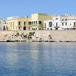 Palazzo De Tomasi Bed & Breakfast