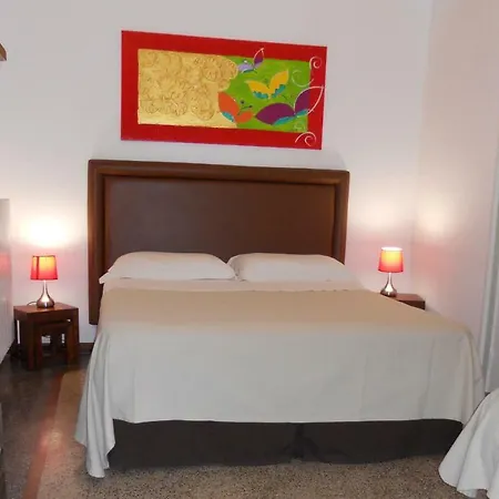 Palazzo De Tomasi Bed & Breakfast