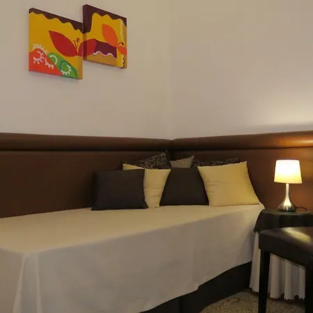 Palazzo De Tomasi Bed & Breakfast