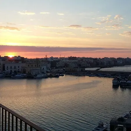 Palazzo De Tomasi Bed & Breakfast 2*