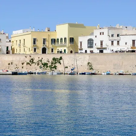 Palazzo De Tomasi Bed and breakfast