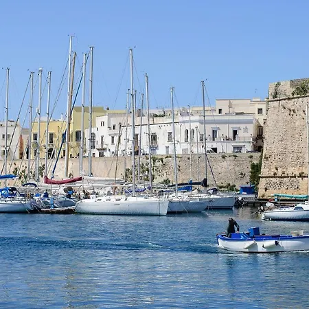 Palazzo De Tomasi Bed & Breakfast